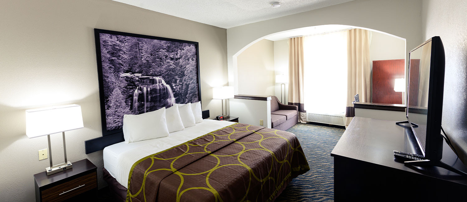 OUR SPACIOUS AND PEACEFUL ROOMS ENSURE A GOOD NIGHT’S SLEEP