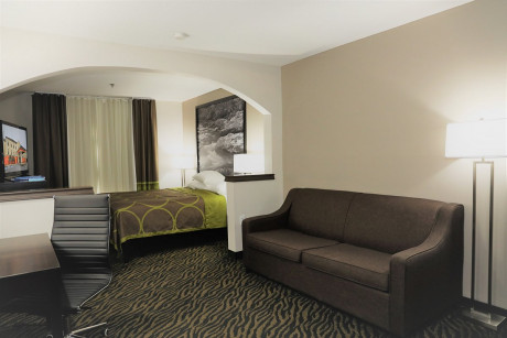 Super 8 by Wyndham High Point - Bedroom